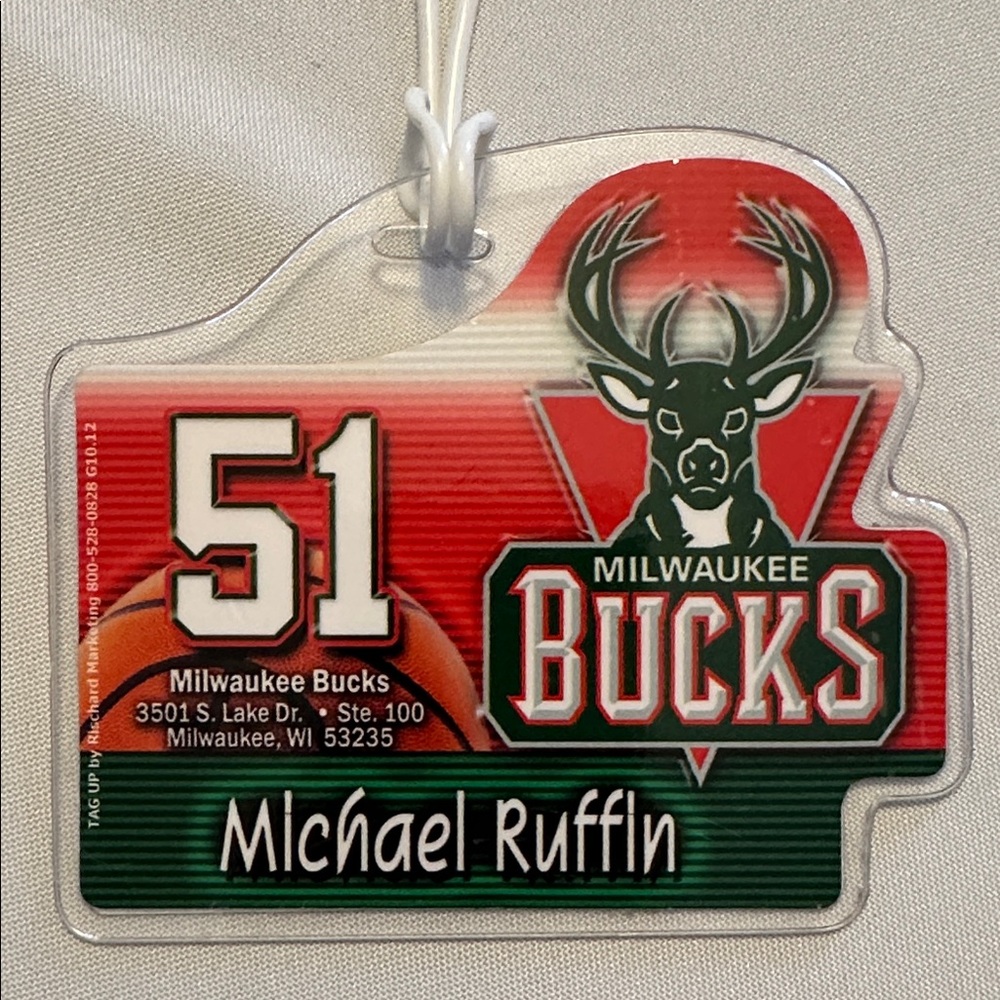 Autographed Milwaukee Bucks Michael Ruffin Tag-Up Bag Tag by Rischard Marketing